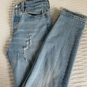 Levi Wedgie Jean Size 24